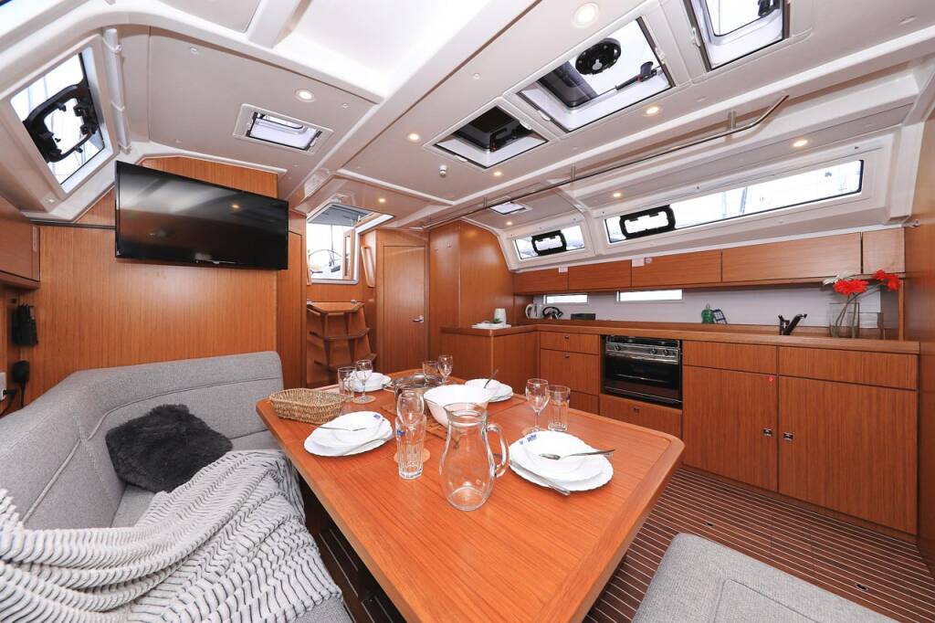 Sailing yacht Bavaria Cruiser 46 Enigma