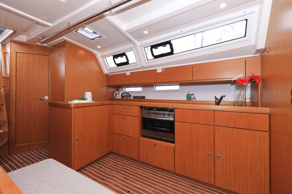 Sailing yacht Bavaria Cruiser 46 Enigma