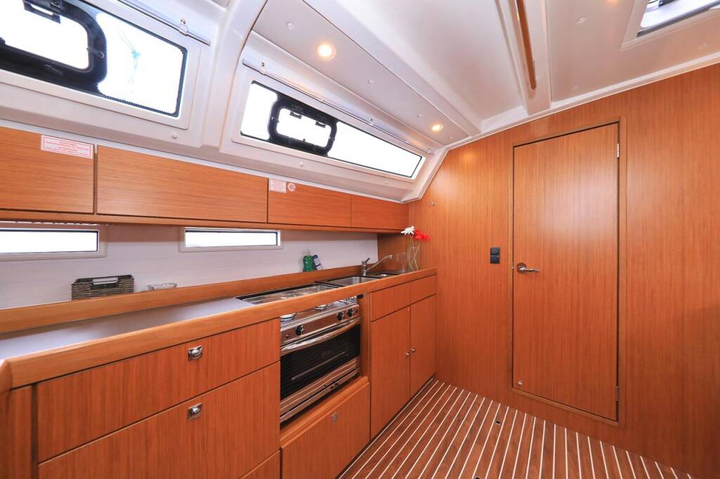 Sailing yacht Bavaria Cruiser 46 Enigma