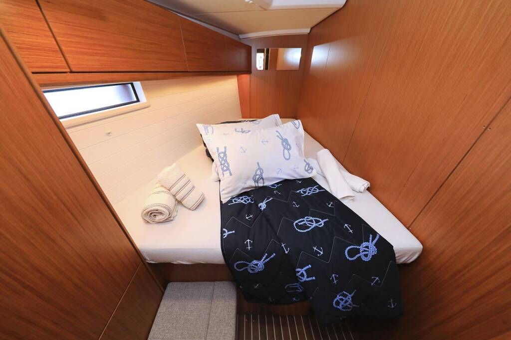 Sailing yacht Bavaria Cruiser 46 Enigma
