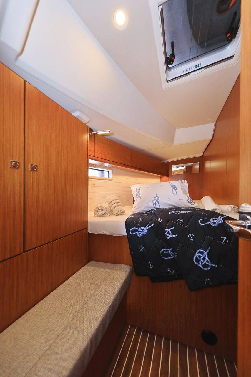 Sailing yacht Bavaria Cruiser 46 Enigma