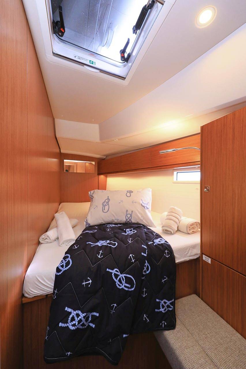 Sailing yacht Bavaria Cruiser 46 Enigma