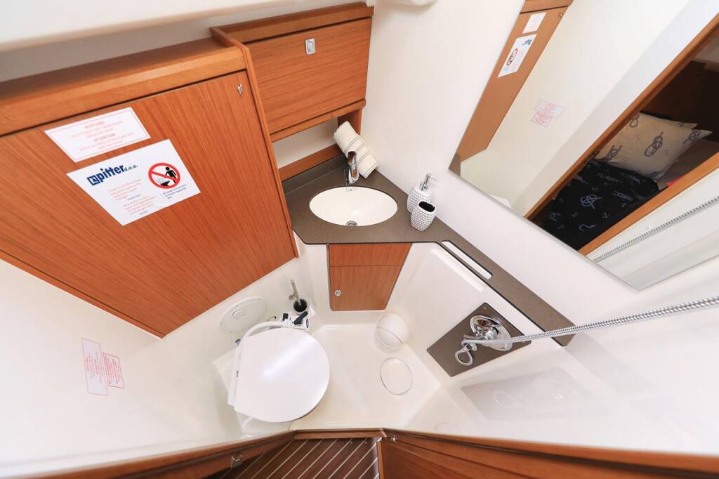 Sailing yacht Bavaria Cruiser 46 Enigma