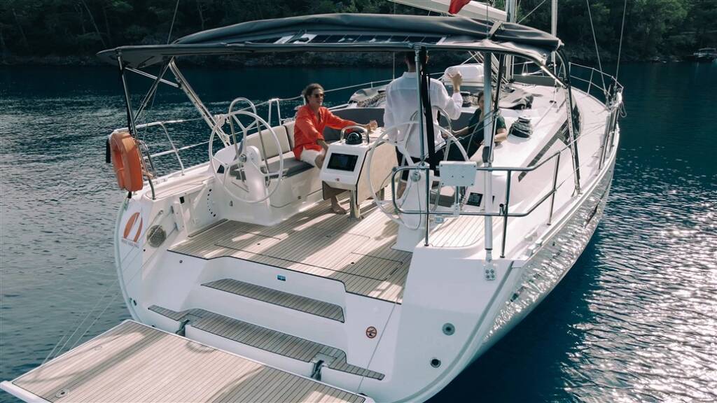 Sailing yacht Bavaria Cruiser 46 Barcelona
