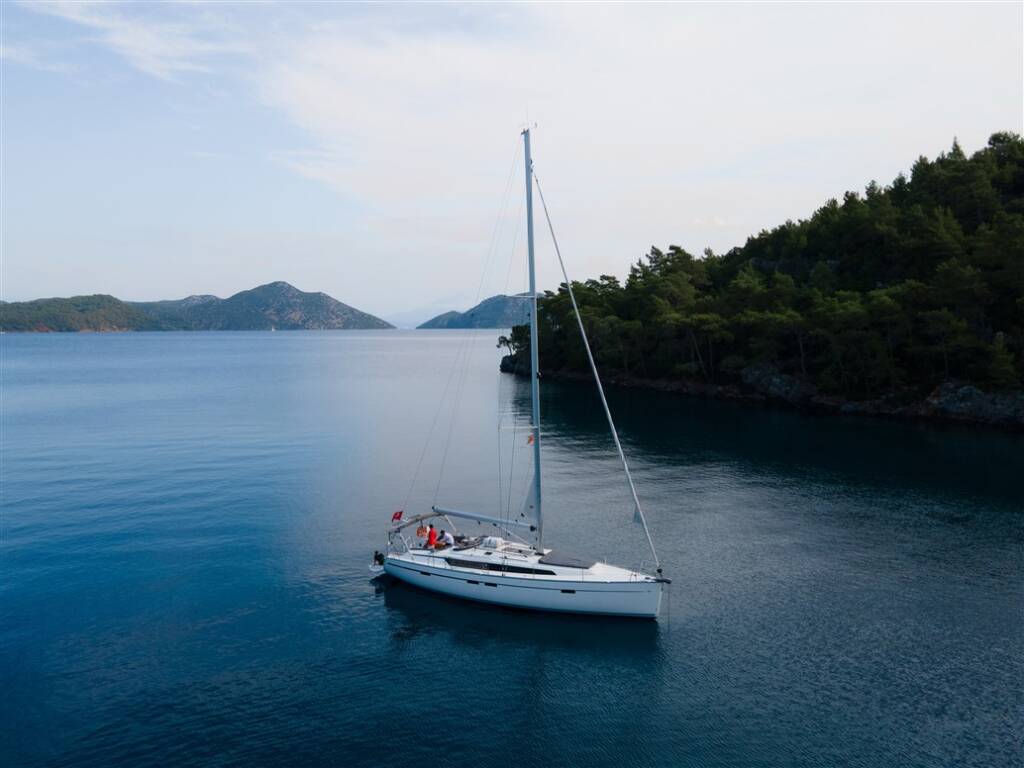 Sailing yacht Bavaria Cruiser 46 Barcelona