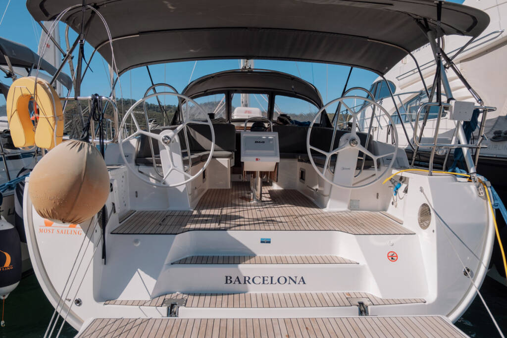 Sailing yacht Bavaria Cruiser 46 Barcelona