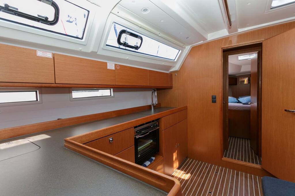 Sailing yacht Bavaria Cruiser 46 Lučija