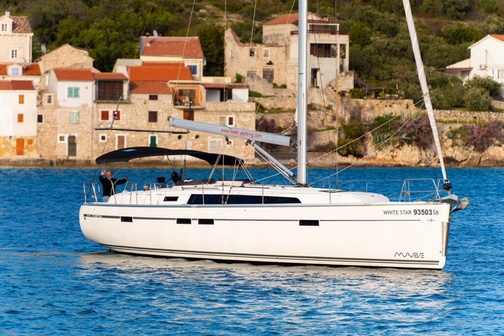Sailing yacht Bavaria Cruiser 46 White Star