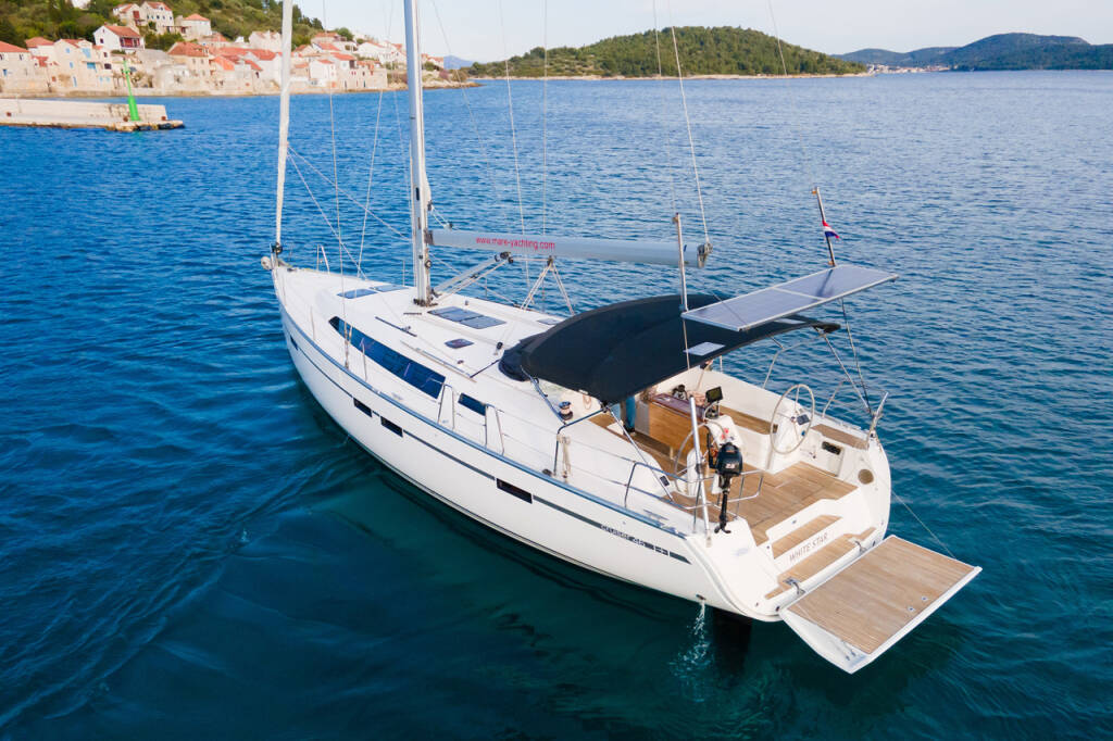 Sailing yacht Bavaria Cruiser 46 White Star