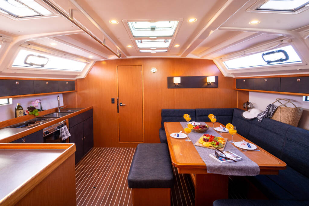 Sailing yacht Bavaria Cruiser 46 White Star