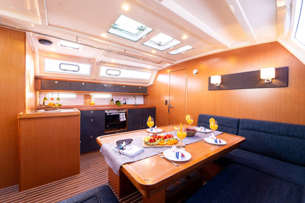Sailing yacht Bavaria Cruiser 46 White Star