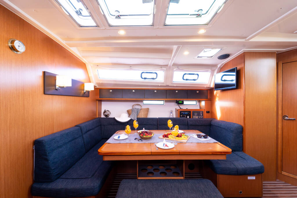 Sailing yacht Bavaria Cruiser 46 White Star