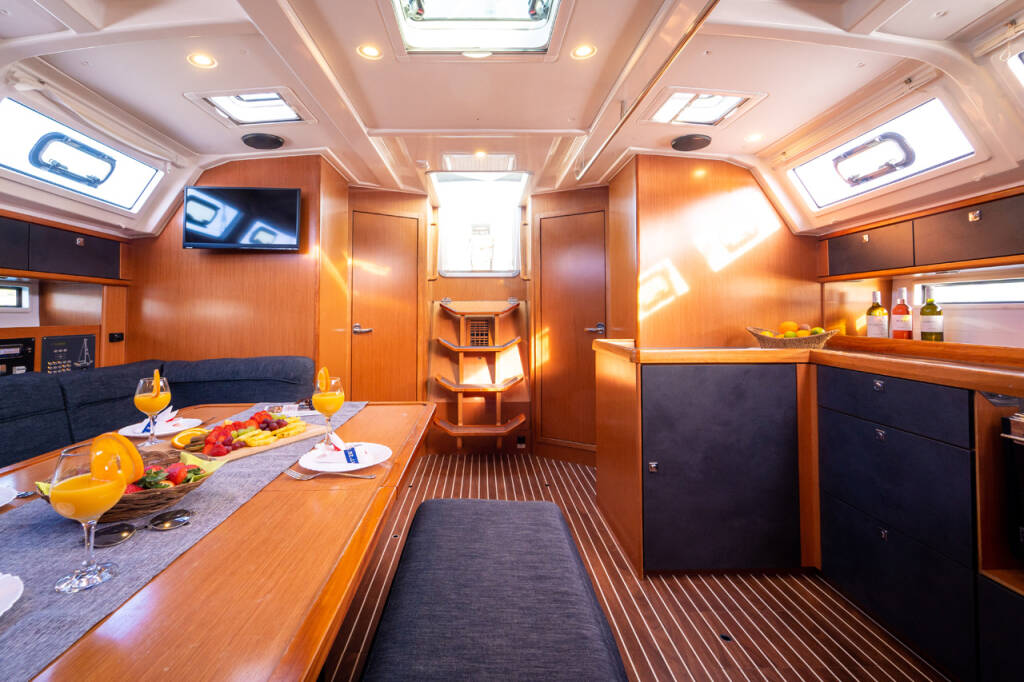 Sailing yacht Bavaria Cruiser 46 White Star