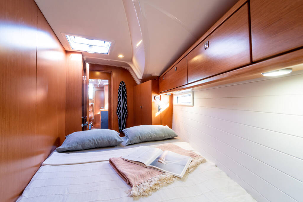 Sailing yacht Bavaria Cruiser 46 White Star