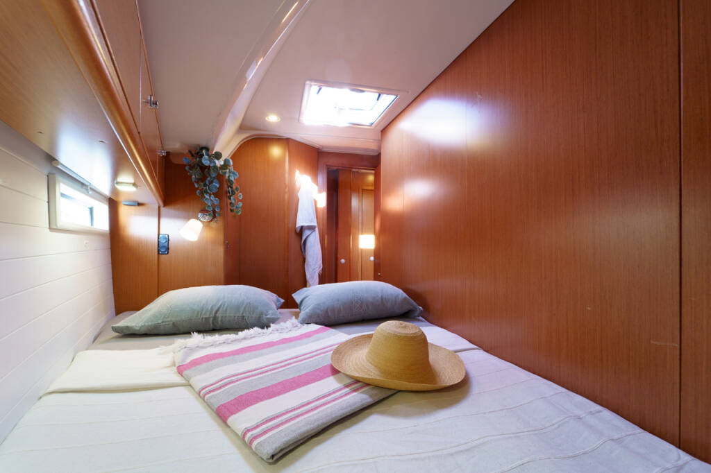 Sailing yacht Bavaria Cruiser 46 White Star