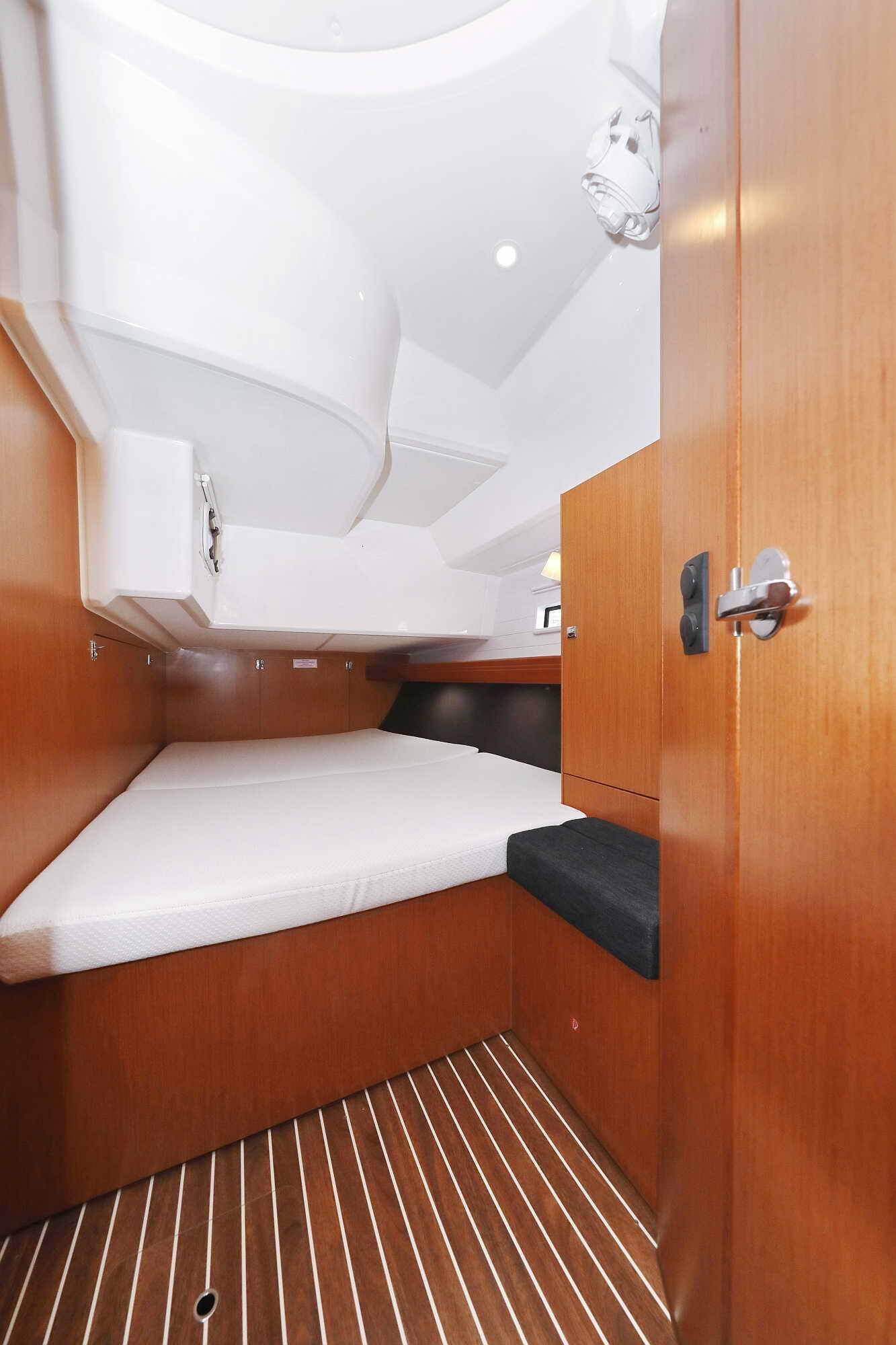 Sailing yacht Bavaria Cruiser 46 ECONOMY