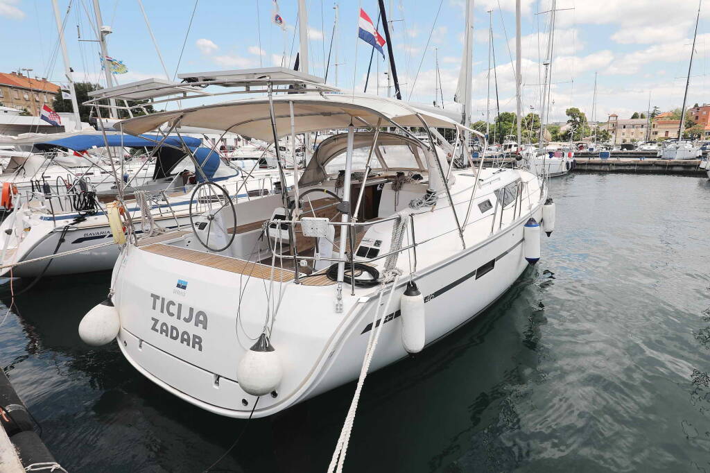 Sailing yacht Bavaria Cruiser 46 Ticija
