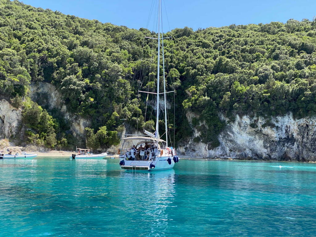 Sailing yacht Bavaria Cruiser 46 Alma Libre IV