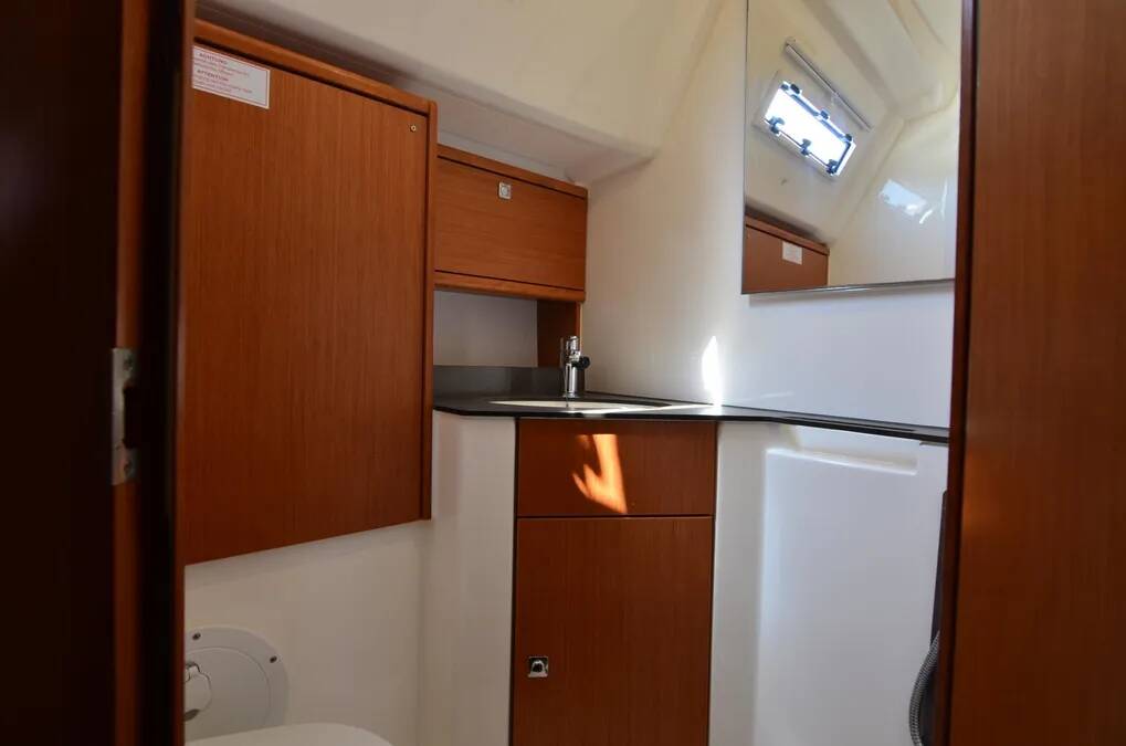 Sailing yacht Bavaria Cruiser 46 Lavanta