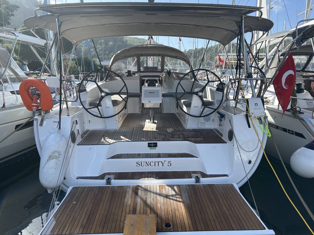 Sailing yacht Bavaria Cruiser 46 Suncity 5