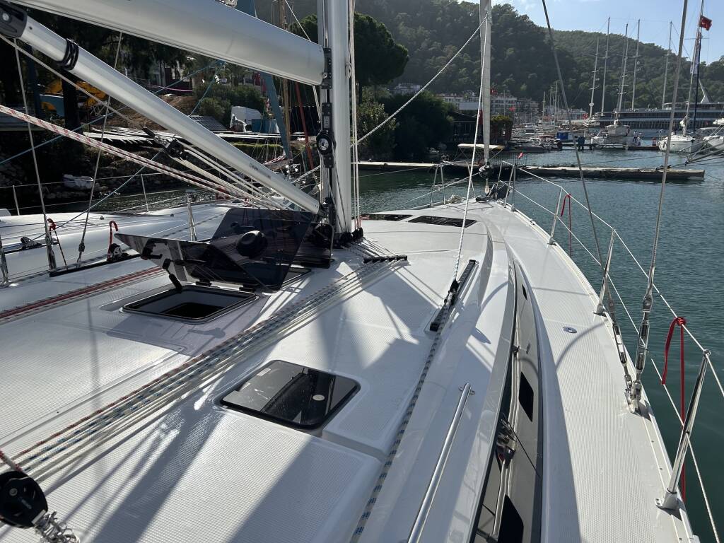Sailing yacht Bavaria Cruiser 46 Suncity 5