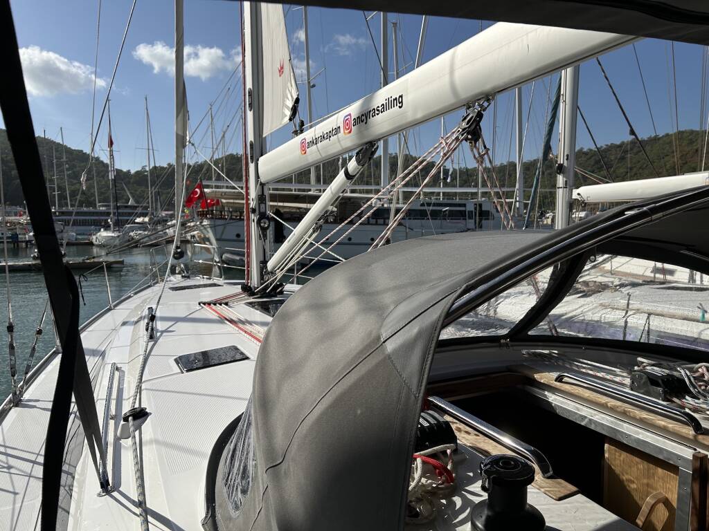 Sailing yacht Bavaria Cruiser 46 Suncity 6