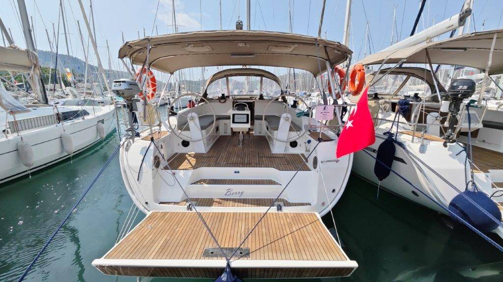 Sailing yacht Bavaria Cruiser 46 Berry