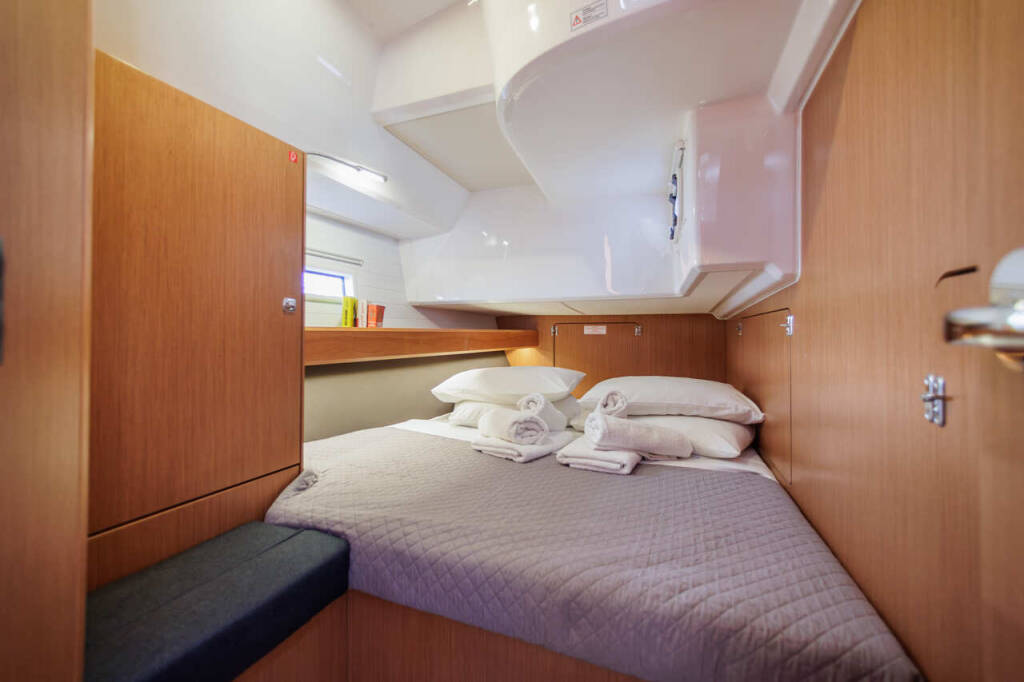 Sailing yacht Bavaria Cruiser 46 Eros