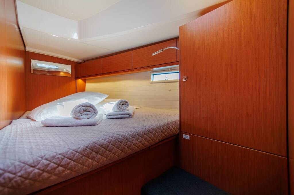 Sailing yacht Bavaria Cruiser 46 Eros