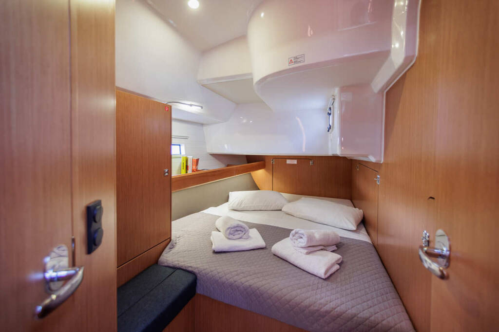 Sailing yacht Bavaria Cruiser 46 Eros
