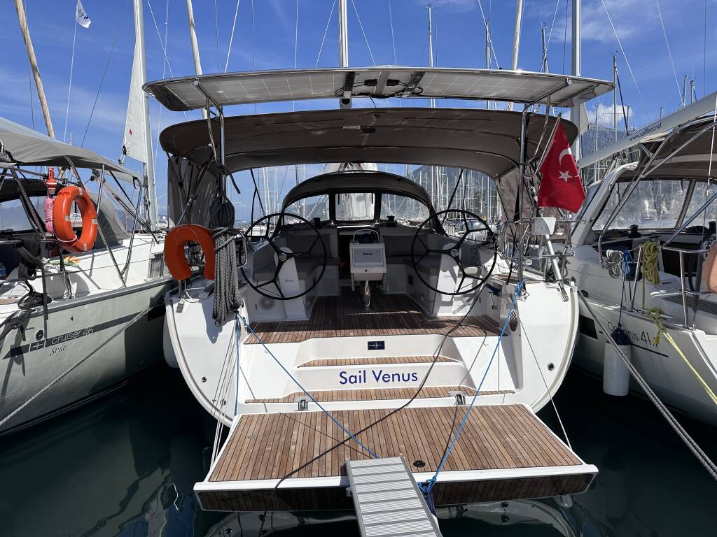 Segelyachten Bavaria Cruiser 46 Sail Venus
