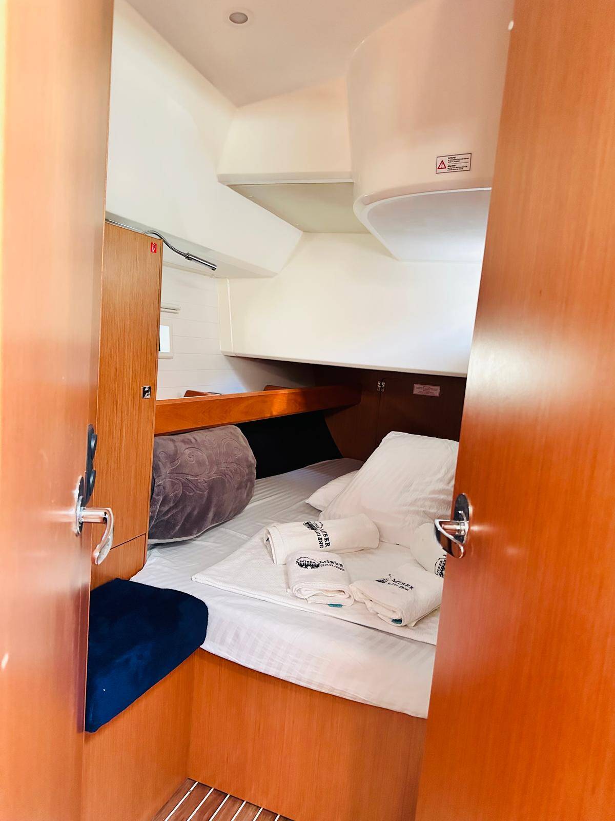 Sailing yacht Bavaria Cruiser 46 Miber Ahren