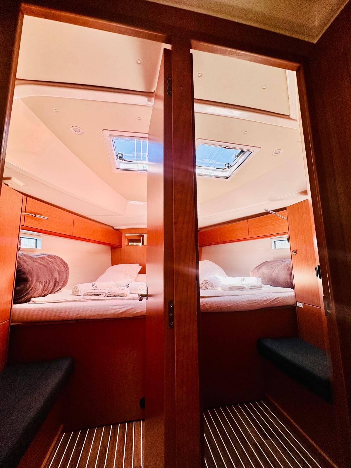 Sailing yacht Bavaria Cruiser 46 Miber Ahren