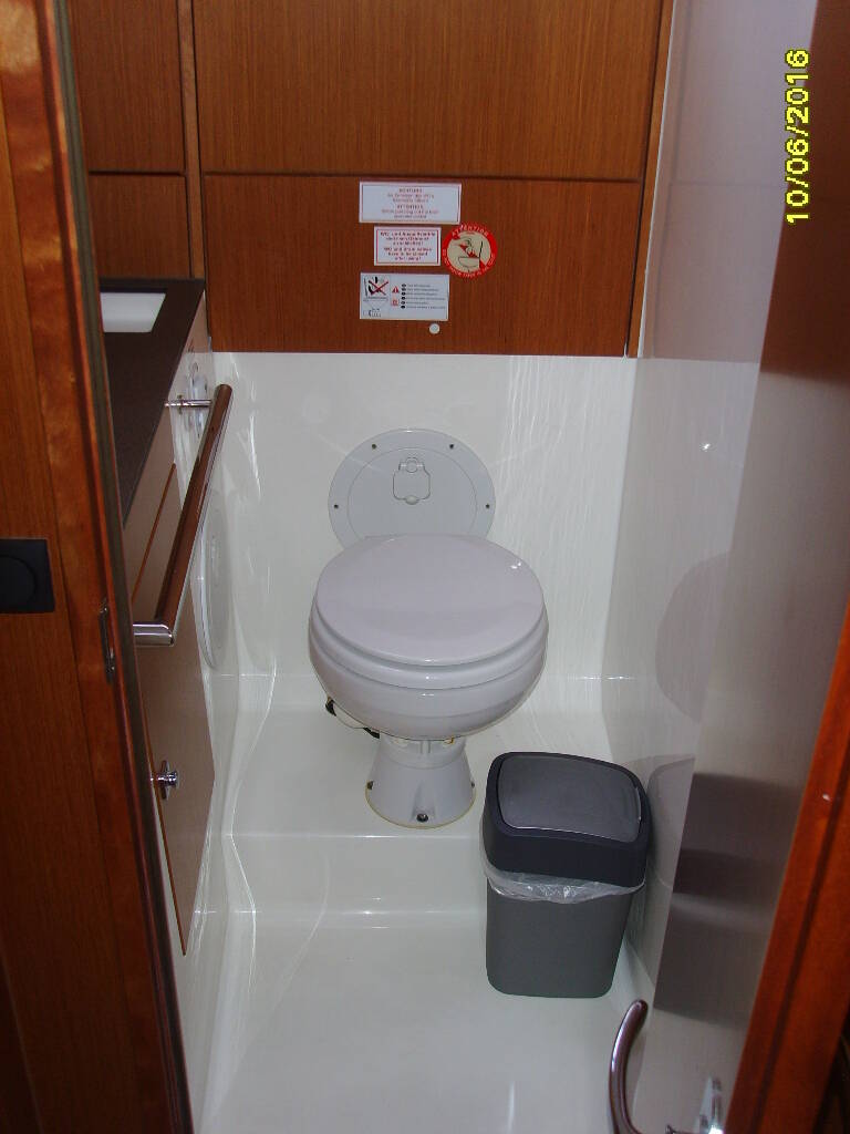 Sailing yacht Bavaria Cruiser 46 Zefi