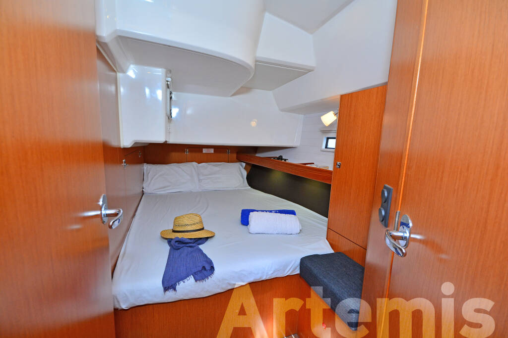 Sailing yacht Bavaria Cruiser 46 Artemis