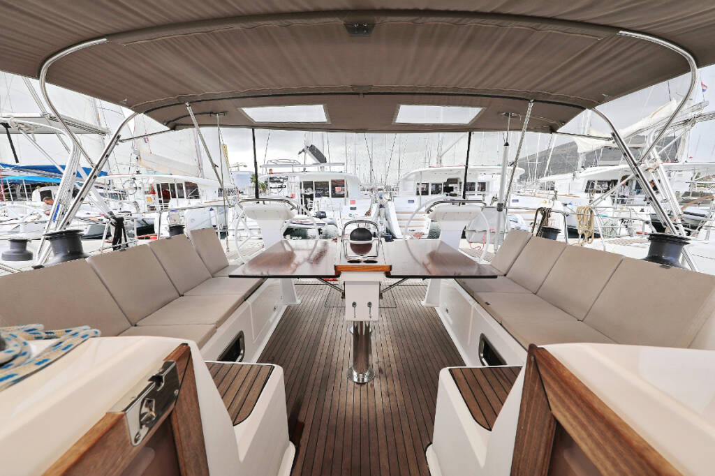Sailing yacht Bavaria Cruiser 51 silence one