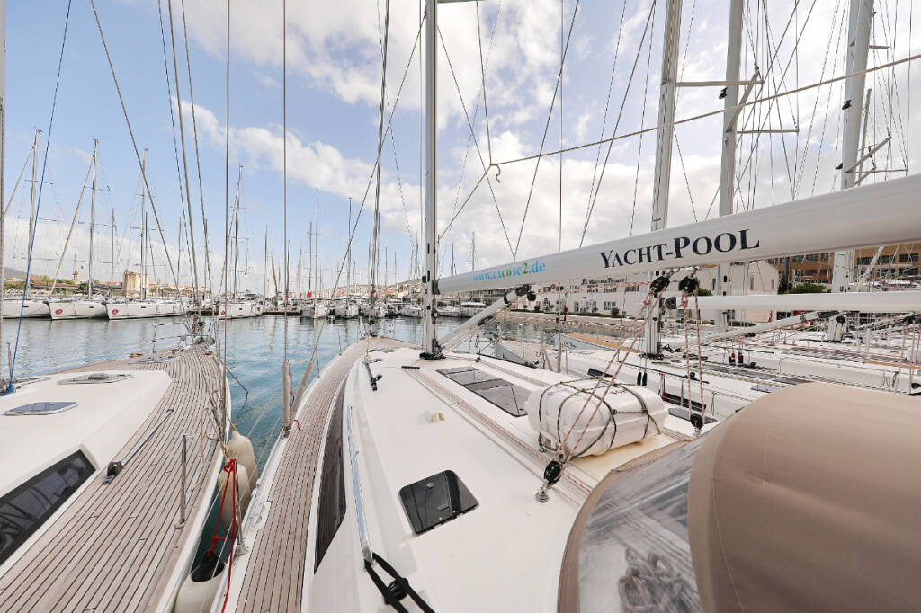 Sailing yacht Bavaria Cruiser 51 silence one