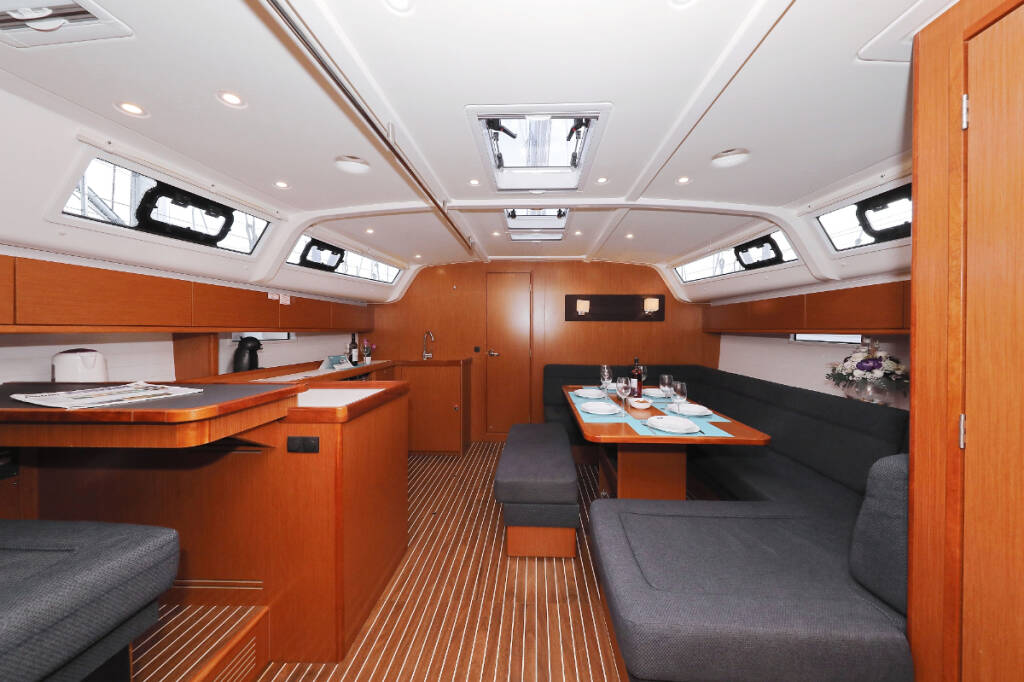 Sailing yacht Bavaria Cruiser 51 silence one