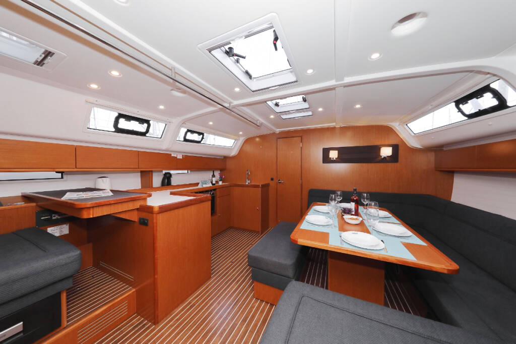 Sailing yacht Bavaria Cruiser 51 silence one
