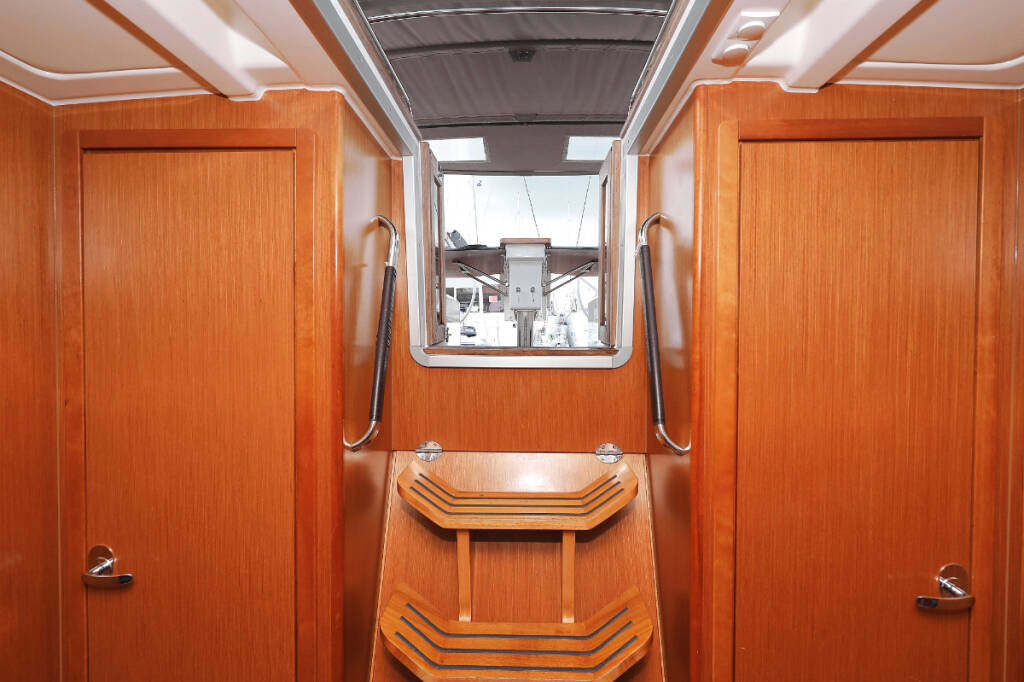 Sailing yacht Bavaria Cruiser 51 silence one