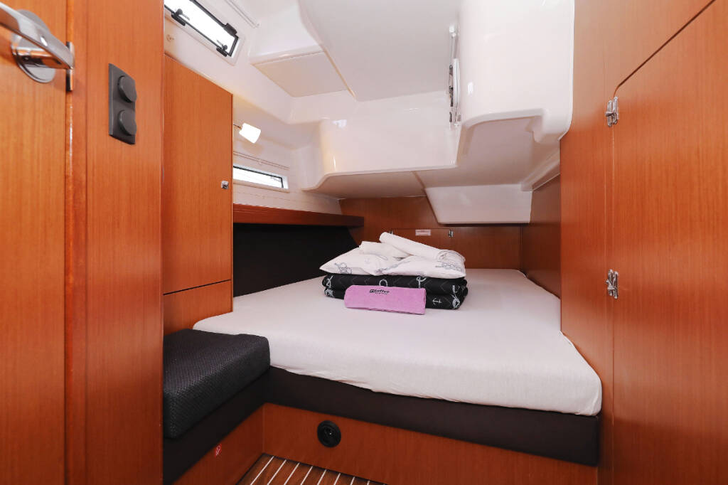 Sailing yacht Bavaria Cruiser 51 silence one
