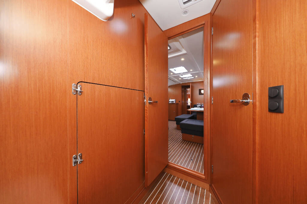 Sailing yacht Bavaria Cruiser 51 silence one