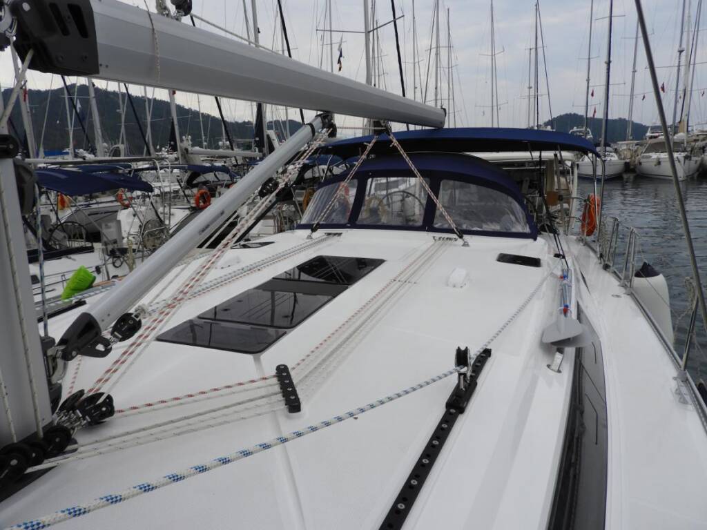 Sailing yacht Bavaria Cruiser 51 Mango