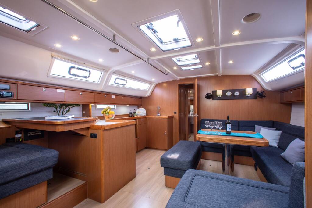 Sailing yacht Bavaria Cruiser 51 Philoctetes