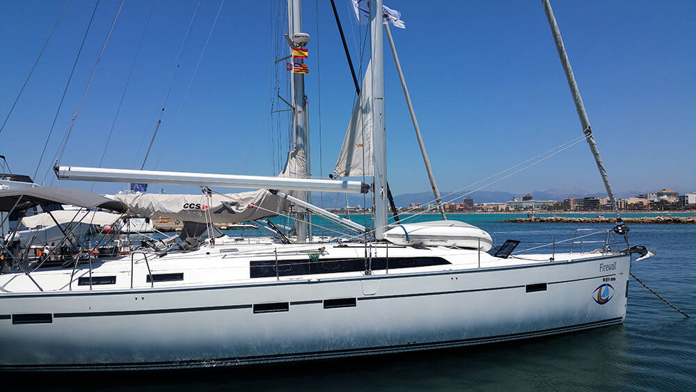 Sailing yacht Bavaria Cruiser 51 Firewall