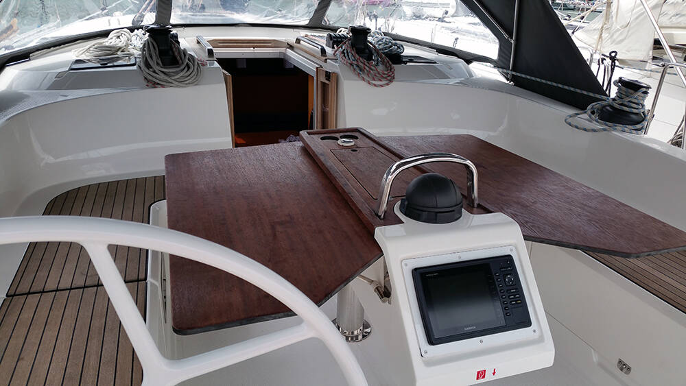 Sailing yacht Bavaria Cruiser 51 Firewall