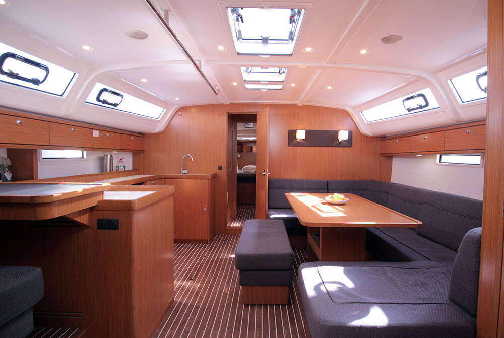 Sailing yacht Bavaria Cruiser 51 Firewall