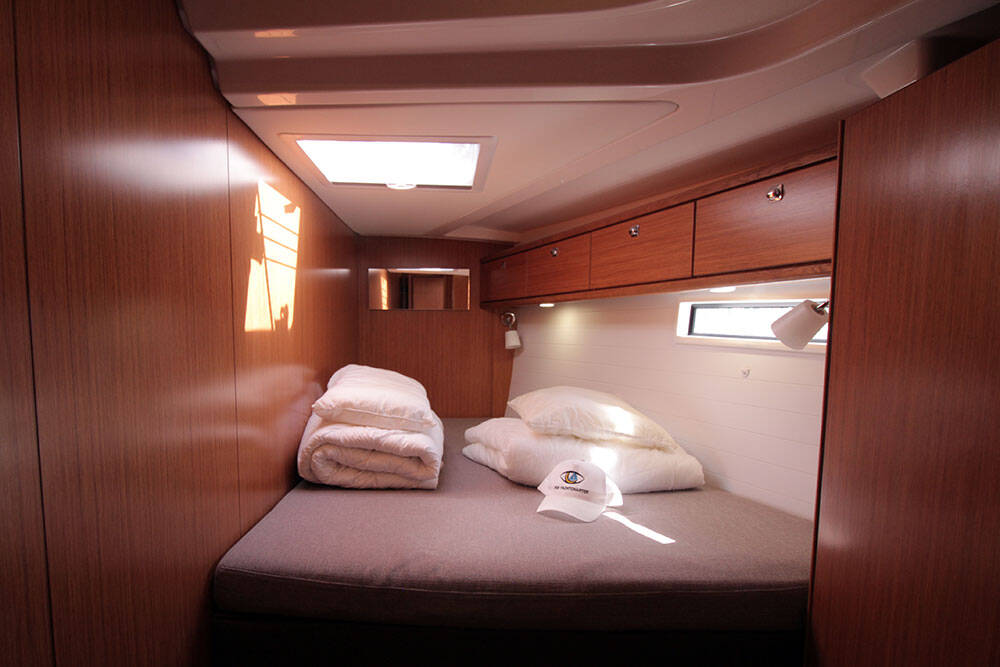 Sailing yacht Bavaria Cruiser 51 Firewall