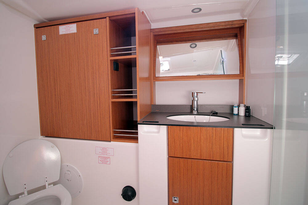 Sailing yacht Bavaria Cruiser 51 Firewall