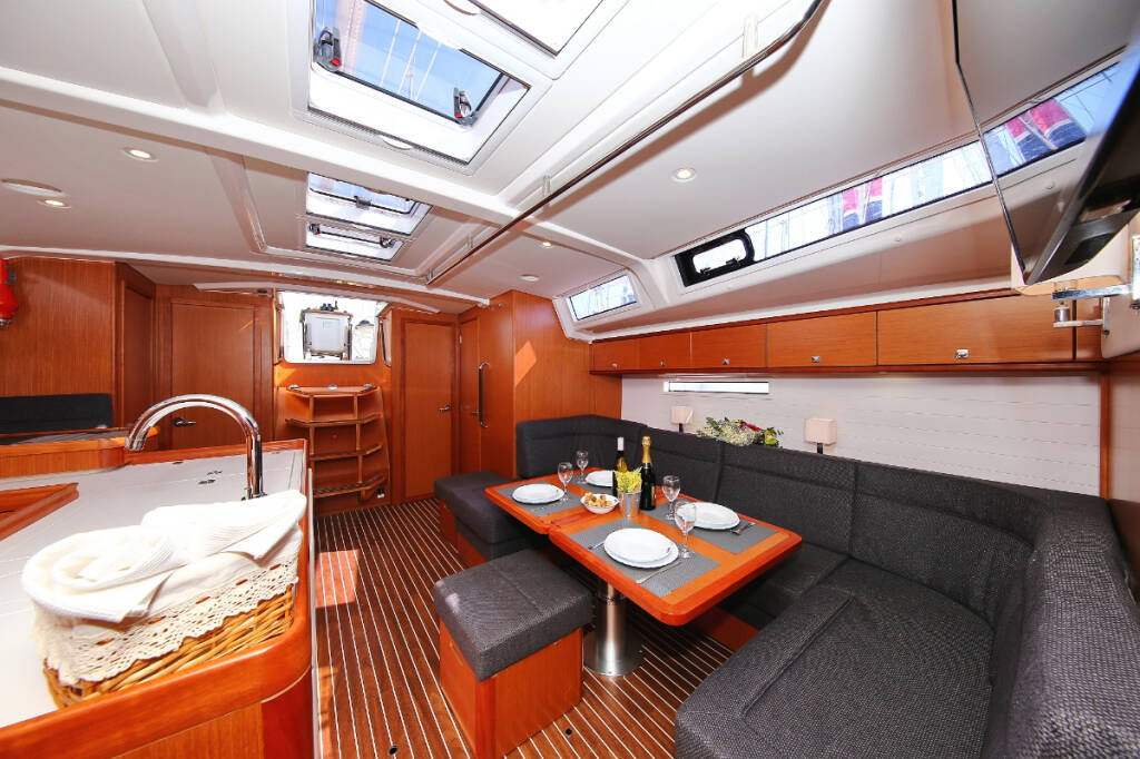 Sailing yacht Bavaria Cruiser 56 El Karinjo
